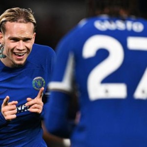 开云最新网址-险胜水晶宫冲入上半区，波叔的豪车还在适应期